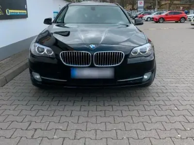 Gebraucht BMW 520 184 PS (135 kW) 2013 Schwarz Kombi