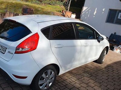 Gebraucht Ford Fiesta Trend 82 PS (60 kW) 2012 Weiß Kleinwagen