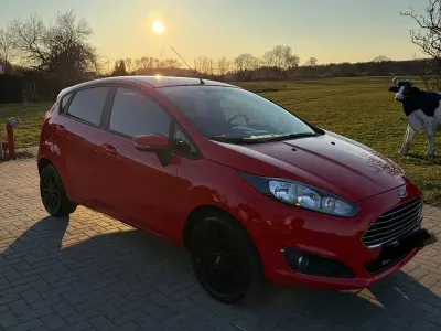 Gebraucht Ford Fiesta SYNC Edition 82 PS (60 kW) 2014 Rot Kleinwagen