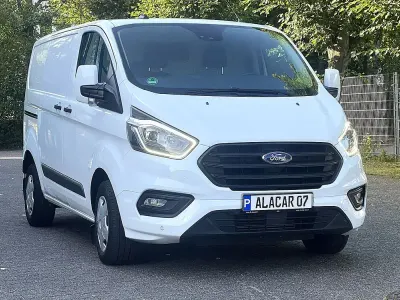 Gebraucht Ford 300 Trend 131 PS (96 kW) 2020 Weiß Van / Kleinbus