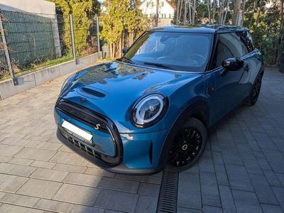 Second-hand Mini Cooper SE Classic 135 kW (184 CP) 2023 Albastru Hatchback