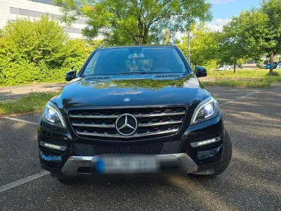 Gebraucht Mercedes ML250 204 PS (150 kW) 2012 Schwarz SUV