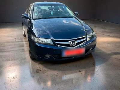 Gebraucht Honda Accord 140 PS (102 kW) 2008 Blau Limousine