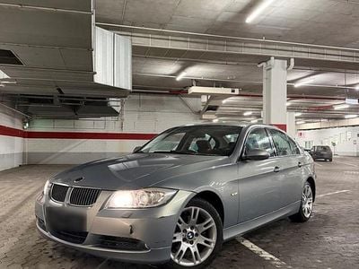 Gebraucht BMW 325 218 PS (160 kW) 2005 Grau Limousine