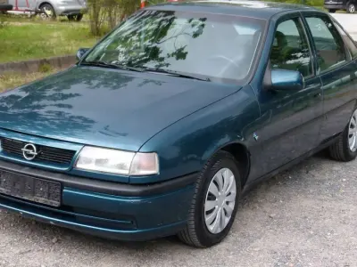 Gebraucht Opel Vectra 71 PS (52 kW) 1995 Saphirgrünmetallic Limousine