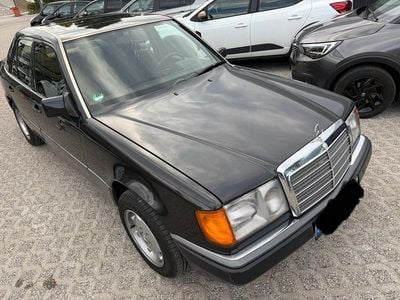 Gebraucht Mercedes E260 160 PS (117 kW) 1991 Schwarz Limousine