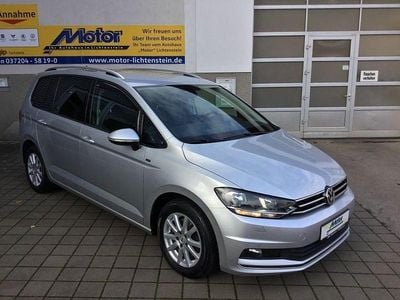 Silber Gebraucht 2018 VW Touran Comfortline Van / Kleinbus | 17.470 € (Fairer Preis)