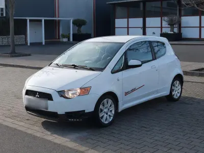 Gebraucht Mitsubishi Colt Edition 75 PS (55 kW) 2012 Weiß Limousine