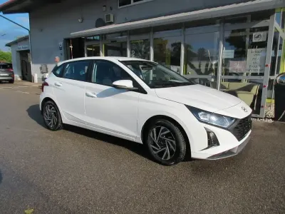 Gebraucht Hyundai i20 Comfort 79 PS (58 kW) 2024 Weiß Limousine