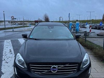 Gebraucht Volvo XC60 Momentum 181 PS (133 kW) 2015 Schwarz SUV