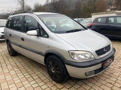 Silber Gebraucht 2002 Opel Zafira Elegance Van / Kleinbus | 1.799 € (Fairer Preis)