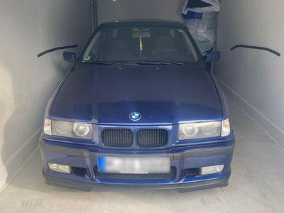 Second-hand BMW 325 Sport Line 192 CP (141 kW) 1992 Albastru Berlinǎ