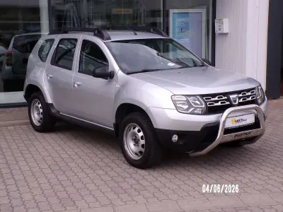 Gebraucht Dacia Duster Lauréate 114 PS (83 kW) 2017 Platingrau SUV