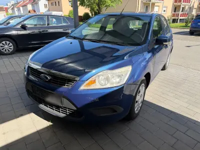 Gebraucht Ford Focus 116 PS (85 kW) 2009 Blau Kombi