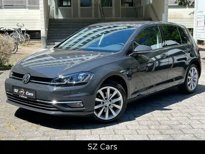 Gebraucht VW Golf VII Highline 150 PS (110 kW) 2020 Grau Limousine