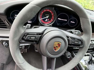 Porsche 911 Carrera GTS