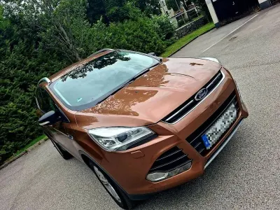 Gebraucht Ford Kuga Titanium 140 PS (102 kW) 2013 Braun SUV