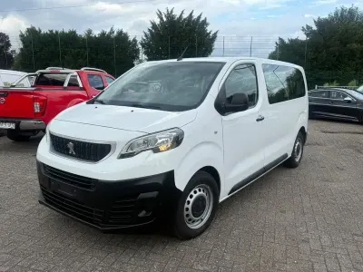 Gebraucht Peugeot Expert 144 PS (105 kW) 2021 Weiß Van