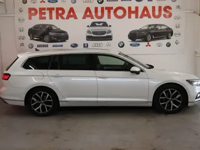 Używany VW Passat Elegance 200 KM (147 kW) 2022 Biały Kombi