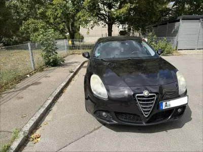 Gebraucht Alfa Romeo Giulietta 140 PS (102 kW) 2011 Schwarz Kleinwagen