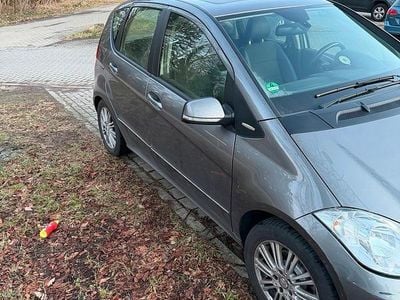 Usata Mercedes A180 109 CV (80 kW) 2009 Grigio Utilitaria