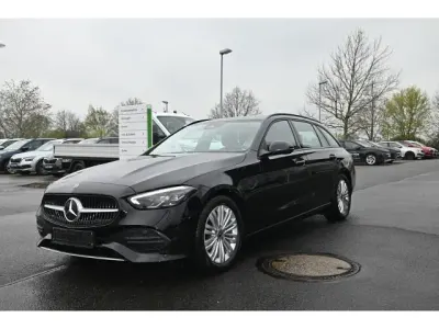 Gebraucht Mercedes C220 200 PS (147 kW) 2023 Schwarz  unilack Kombi