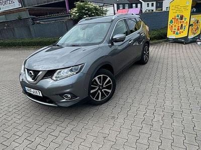 Grau Gebraucht 2017 Nissan X-Trail Tekna SUV | 13.500 € (Fairer Preis)