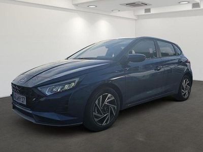 Blau Neu 2025 Hyundai i20 Trend Limousine | 25.390 € (Etwas zu teuer)