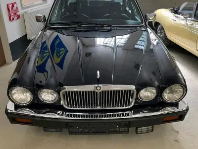 Käytetty Jaguar XJ12 217 HP (159 kW) 1984 Sininen Sedan