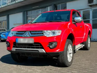 Gebraucht Mitsubishi L200 180 PS (132 kW) 2015 Rot Pickup