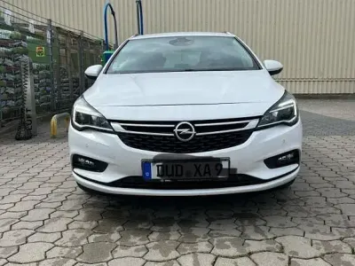 Gebraucht Opel Astra Edition 125 PS (91 kW) 2017 Weiß Kombi