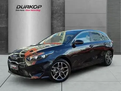Neu Kia Ceed Spirit 140 PS (102 kW) 2025 (1k) zilinaschwarz met. Kleinwagen