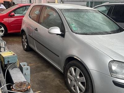 Usata VW Golf IV 105 CV (77 kW) 2005 Argento Berlina