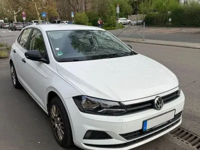 Gebraucht VW Polo Comfortline 96 PS (70 kW) 2019 Weiß Kleinwagen