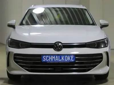Second-hand VW Passat Elegance 150 CP (110 kW) 2024 Alb Break