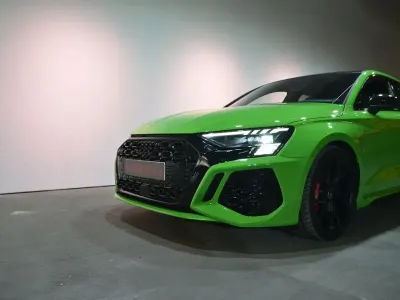 Gebraucht Audi RS3 Sport 400 PS (294 kW) 2023 Grün Limousine