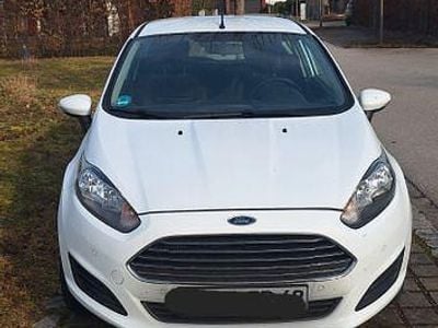 Gebraucht Ford Fiesta Titanium 101 PS (74 kW) 2014 Weiß Kleinwagen