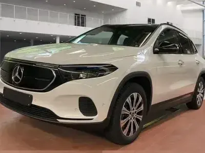 Gebraucht Mercedes EQA350 Night 214 kW (292 PS) 2023 Mondstein silber (metallic) SUV