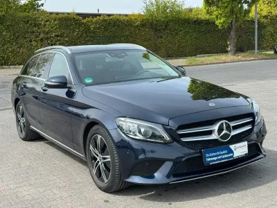 Second-hand Mercedes C200 160 CP (117 kW) 2020 Albastru Break