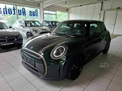 Gebraucht Mini Cooper Resolute Edition 136 PS (100 kW) 2023 Rebel green Kleinwagen