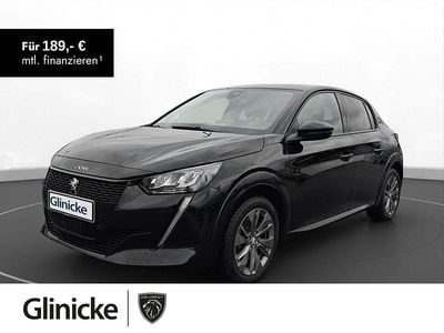 Gebraucht Peugeot e-208 Allure 100 kW (136 PS) 2023 Schwarz Kleinwagen