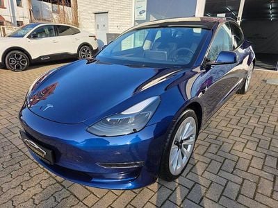 Blau Gebraucht 2022 Tesla Model 3 Limousine | 29.988 € (Guter Preis)