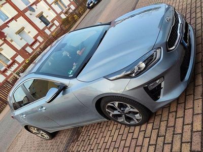 Gebraucht Kia Ceed Spirit 136 PS (100 kW) 2019 Grau Kleinwagen