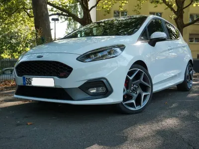 Gebraucht Ford Fiesta ST 200 PS (147 kW) 2019 Weiß Kleinwagen