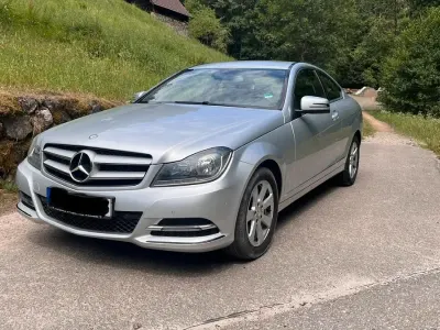 Gebraucht Mercedes C180 156 PS (114 kW) 2013 Silber Coupé