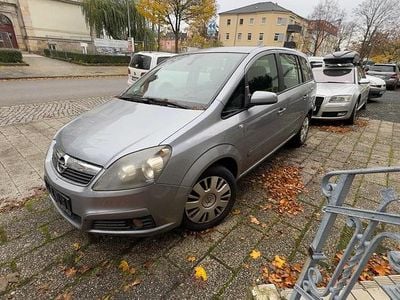 Silber Gebraucht 2007 Opel Zafira Van / Kleinbus | 1.999 € (Fairer Preis)