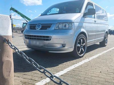 Gebraucht VW Caravelle 174 PS (127 kW) 2004 Silber Van / Kleinbus