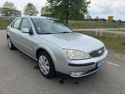 Second-hand Ford Mondeo 125 CP (91 kW) 2004 Argintiu Berlinǎ