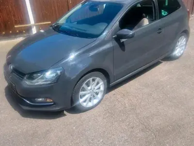 Gebraucht VW Polo 105 PS (77 kW) 2014 Silber Kleinwagen