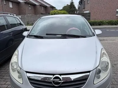 Gebraucht Opel Corsa 111 PS (81 kW) 2009 Silber Kleinwagen